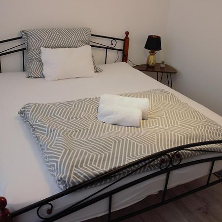 Apartman Surany Exterior foto